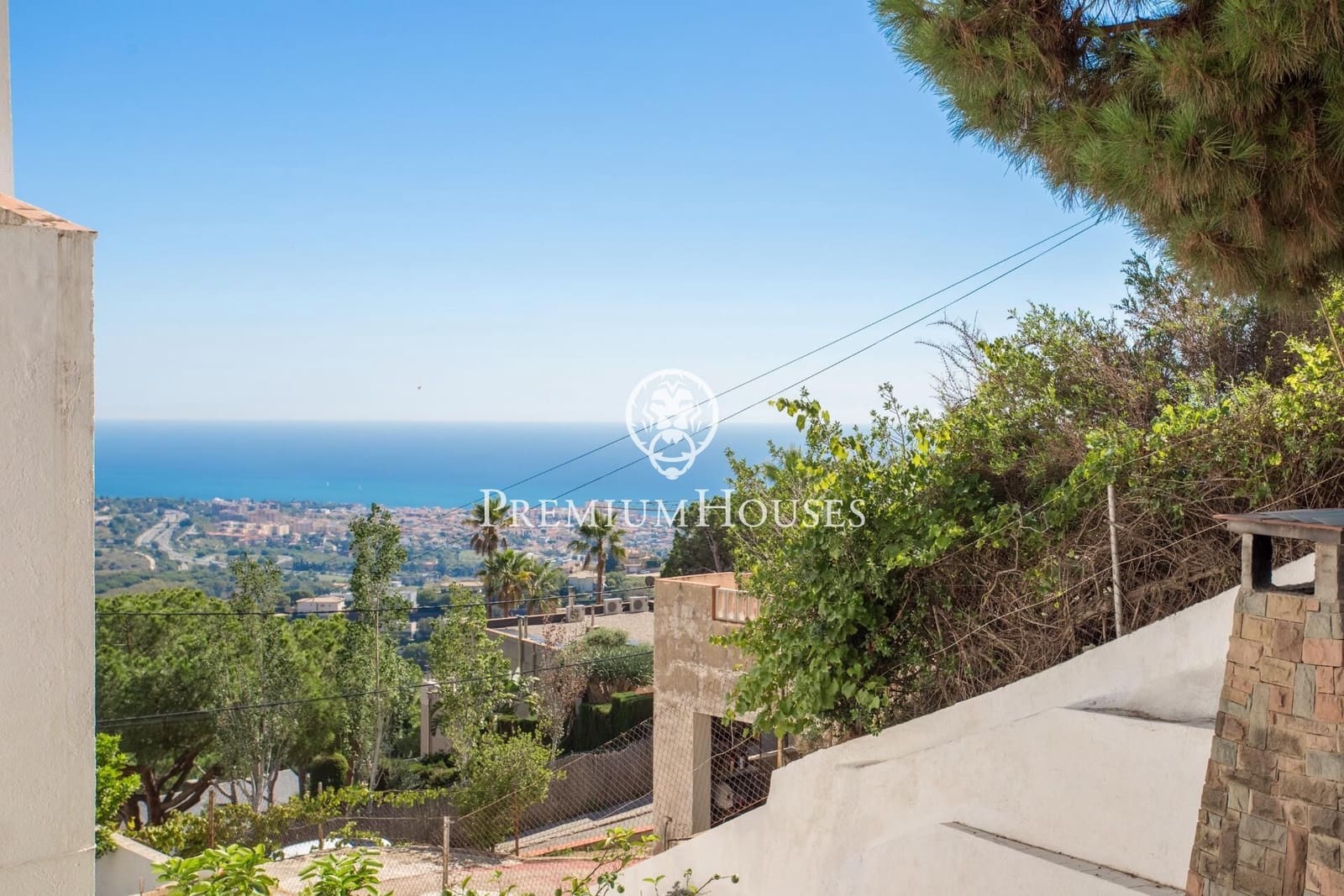 6 soverom Villa til salgs i Alella med garasje - € 995 000 (Ref: 9205040)