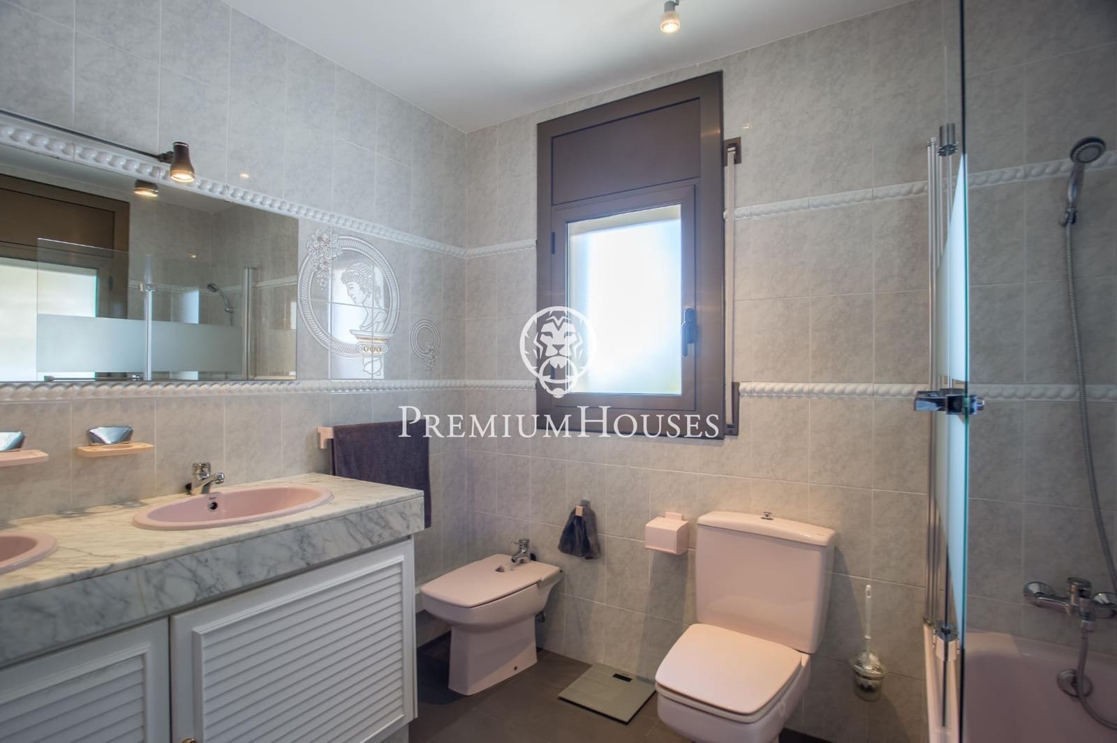 6 soverom Villa til salgs i Alella med garasje - € 995 000 (Ref: 9205040)