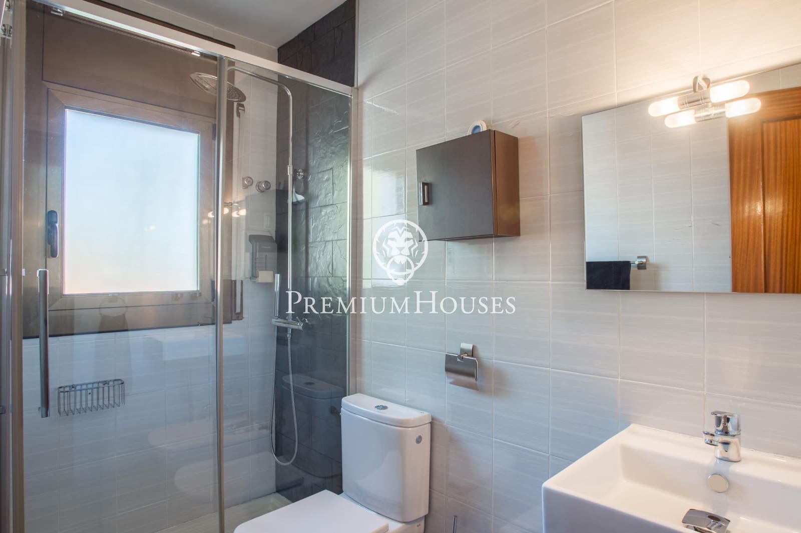 6 soverom Villa til salgs i Alella med garasje - € 995 000 (Ref: 9205040)