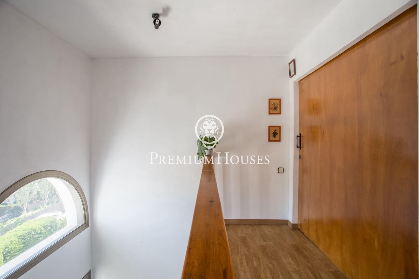 6 soverom Villa til salgs i Alella med garasje - € 995 000 (Ref: 9205040)