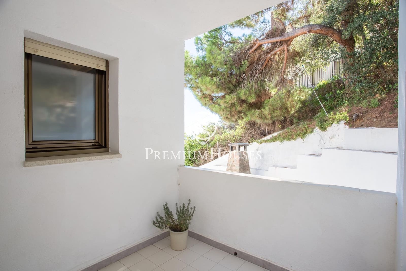 6 soverom Villa til salgs i Alella med garasje - € 995 000 (Ref: 9205040)