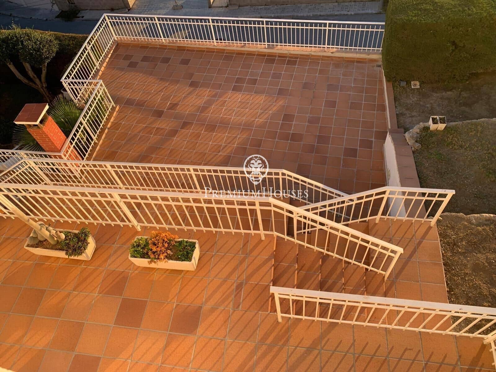 6 soverom Villa til salgs i Alella med garasje - € 995 000 (Ref: 9205040)