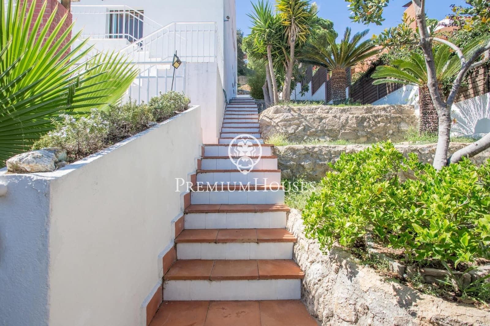 6 soverom Villa til salgs i Alella med garasje - € 995 000 (Ref: 9205040)