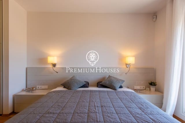 5 bedroom Townhouse for sale in Sant Andreu de Llavaneres with pool - € 820,000 (Ref: 9205045)