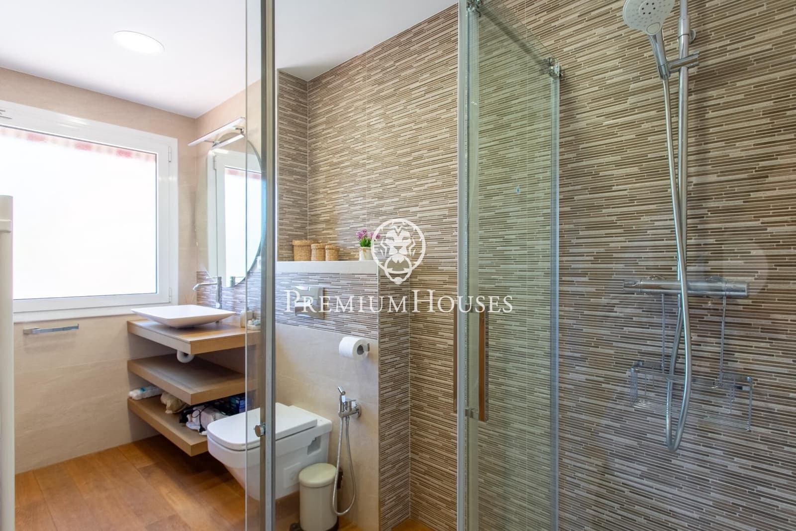 5 soveværelse Byhus til salg i Sant Andreu de Llavaneres med swimmingpool - € 820.000 (Ref: 9205045)