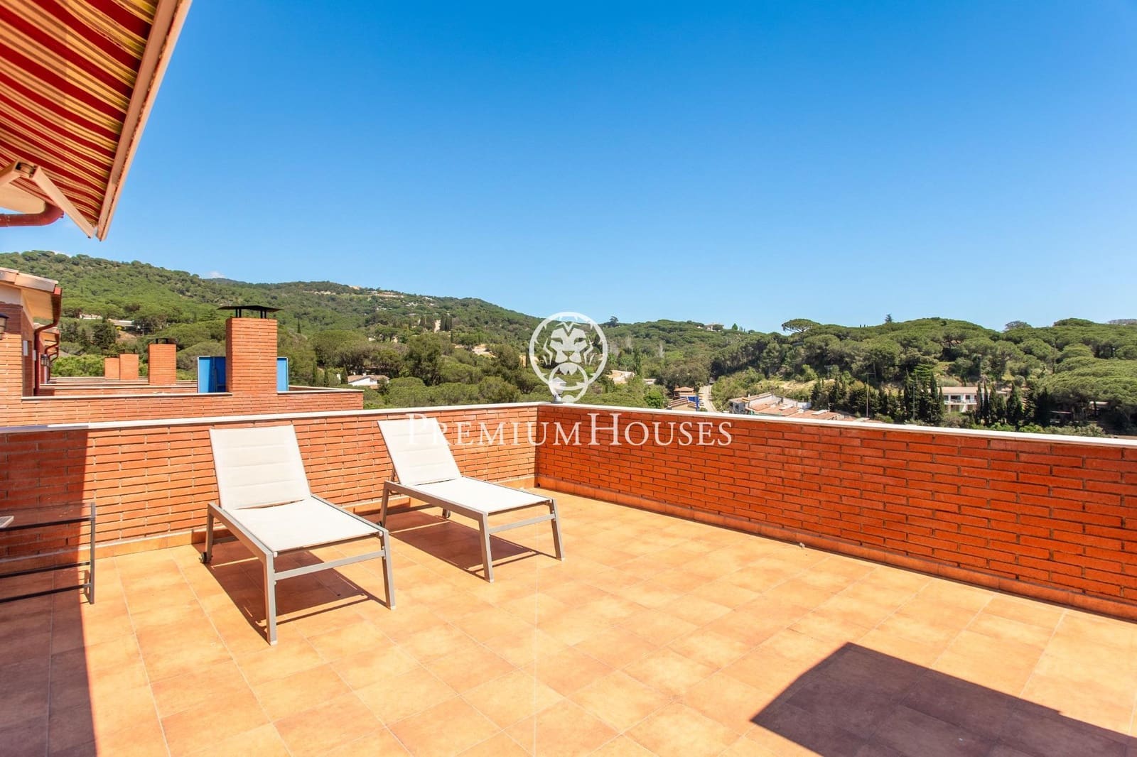 5 soveværelse Byhus til salg i Sant Andreu de Llavaneres med swimmingpool - € 820.000 (Ref: 9205045)
