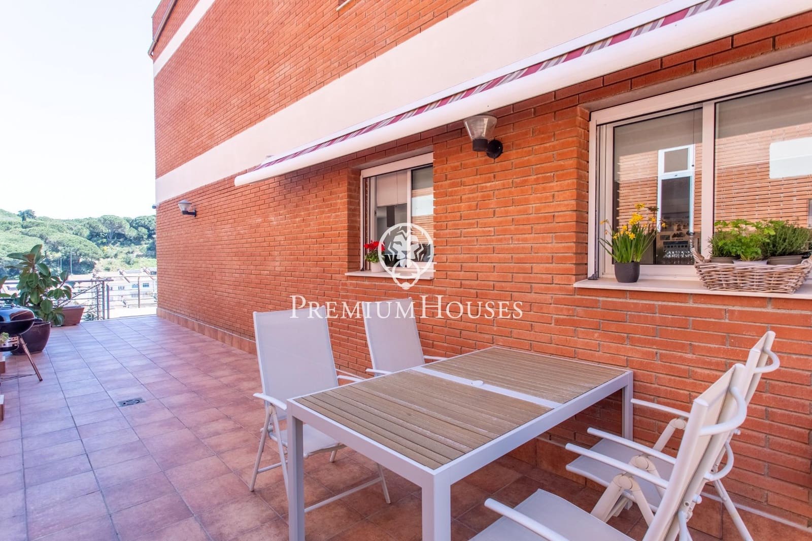 5 soveværelse Byhus til salg i Sant Andreu de Llavaneres med swimmingpool - € 820.000 (Ref: 9205045)