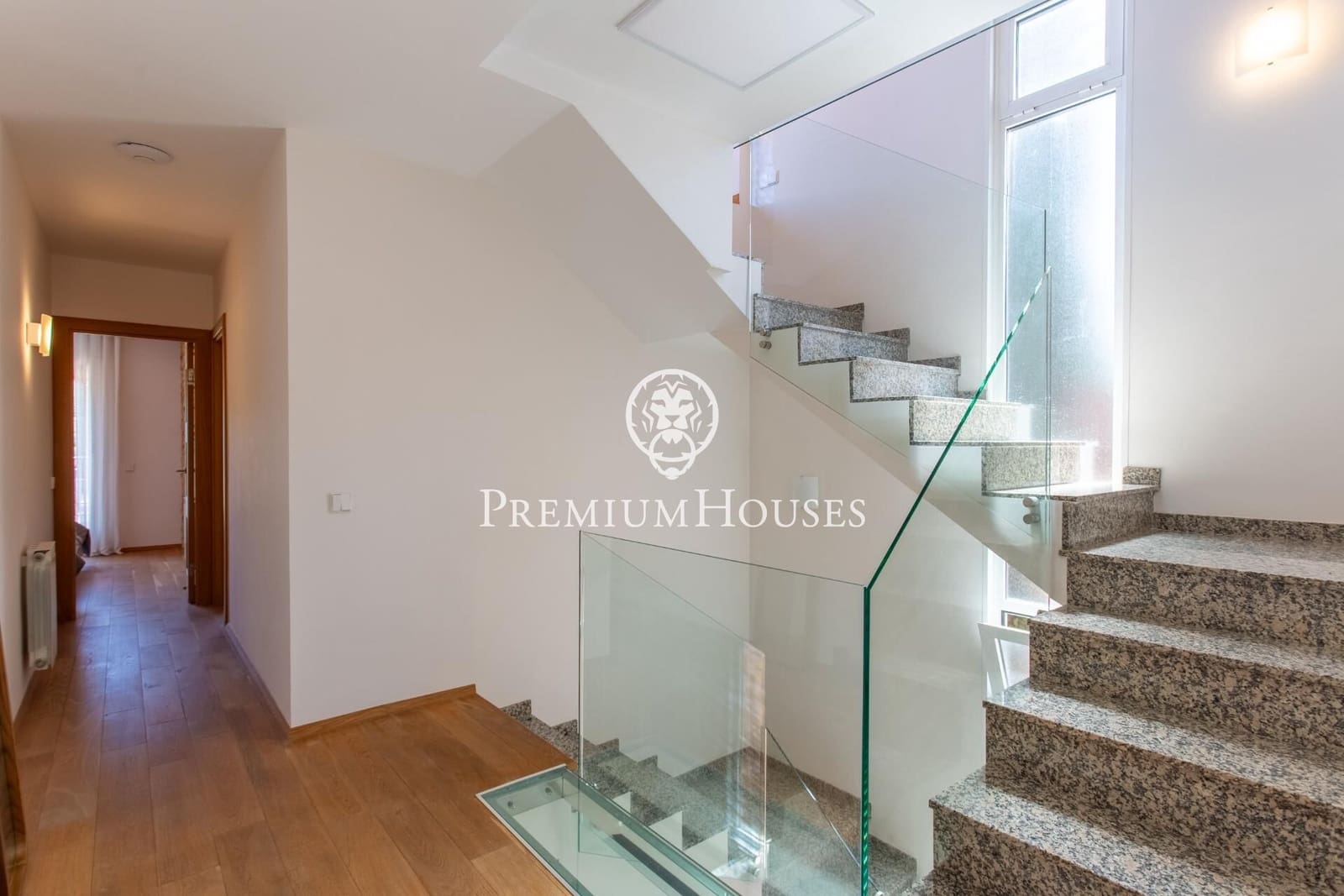 5 sypialnia Dom na sprzedaż w Sant Andreu de Llavaneres z basenem - 820 000 € (Ref: 9205045)