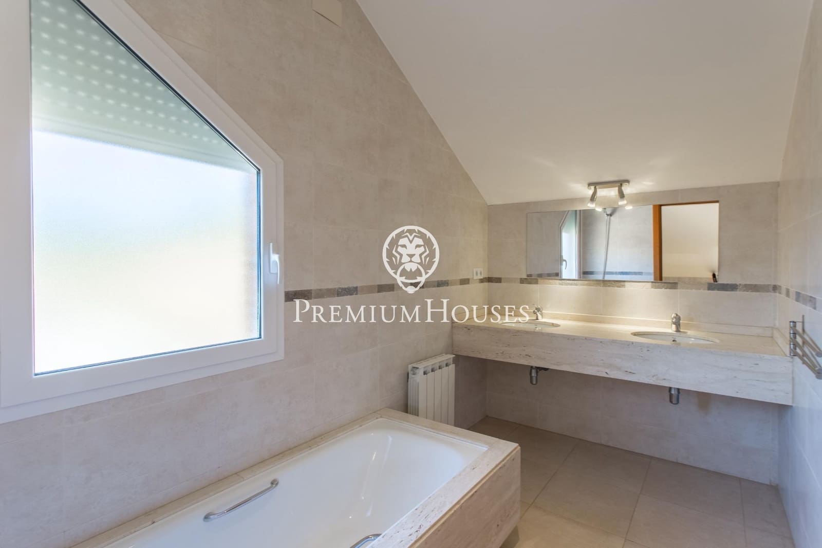 4 sypialnia Willa na sprzedaż w Arenys de Mar z basenem garażem - 1 095 000 € (Ref: 9205046)