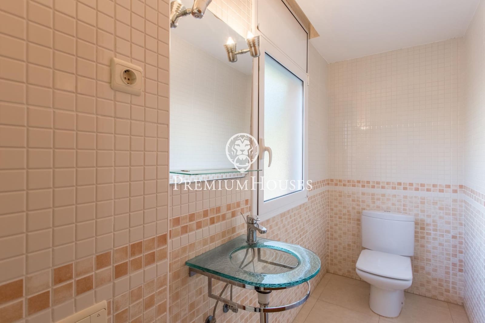 4 sypialnia Willa na sprzedaż w Arenys de Mar z basenem garażem - 1 095 000 € (Ref: 9205046)