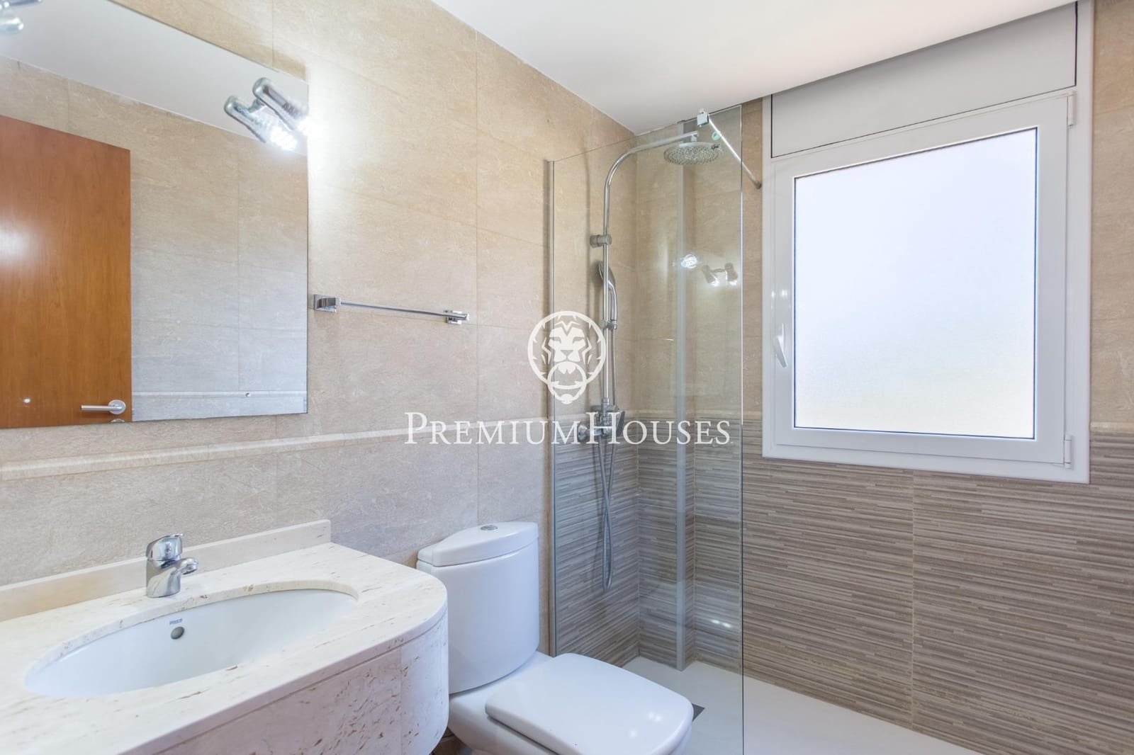 4 sypialnia Willa na sprzedaż w Arenys de Mar z basenem garażem - 1 095 000 € (Ref: 9205046)