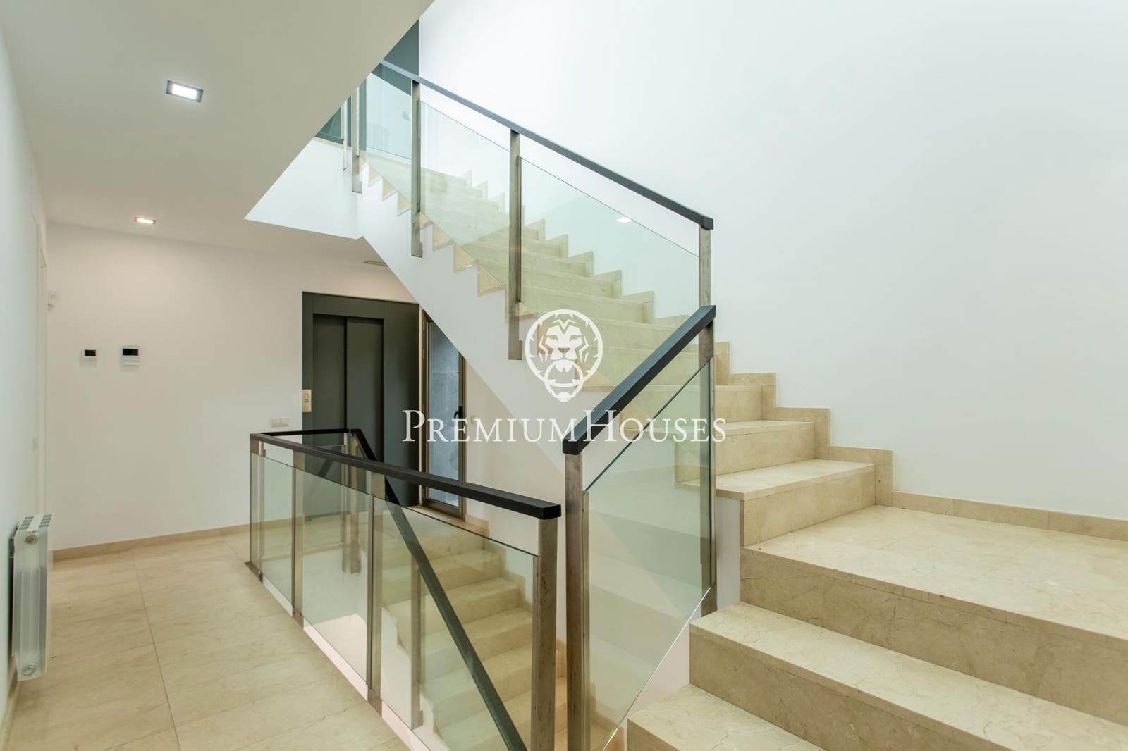 4 soveværelse Villa til salg i Alella med garage - € 990.000 (Ref: 9205048)