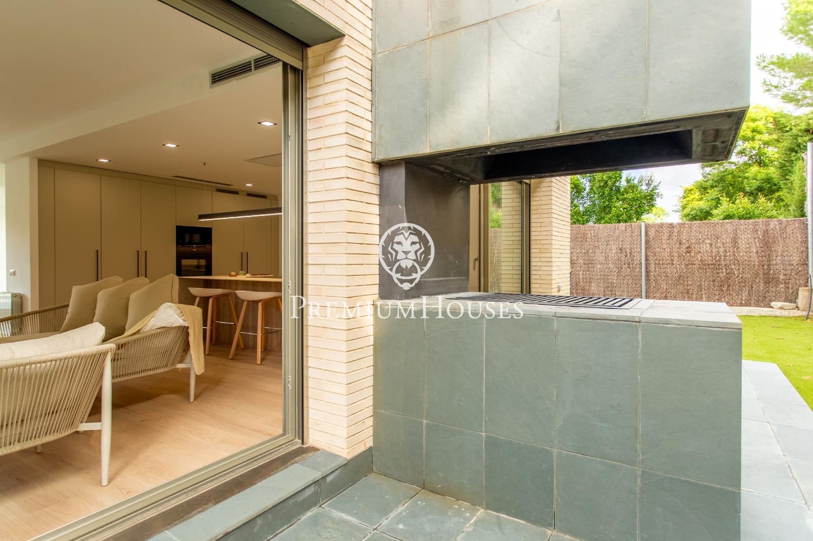 4 soveværelse Villa til salg i Alella med garage - € 990.000 (Ref: 9205048)