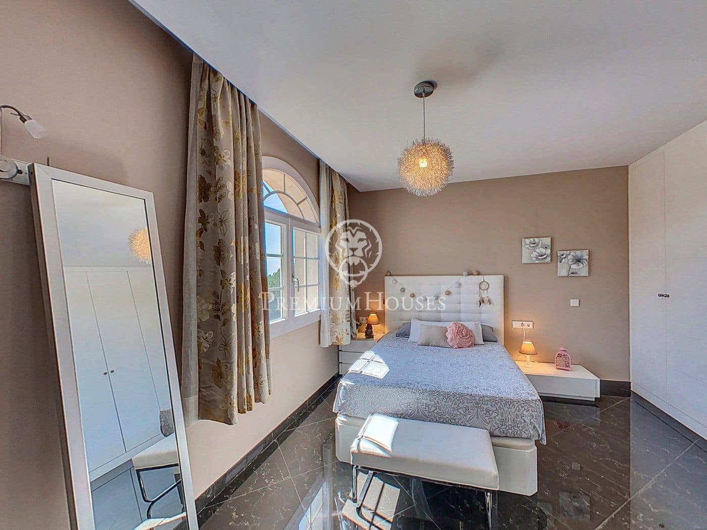 5 chambre Villa/Maison à vendre à Sant Andreu de Llavaneres avec piscine garage - 1 650 000 € (Ref: 9205049)