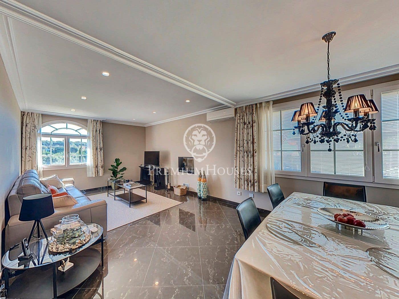 5 chambre Villa/Maison à vendre à Sant Andreu de Llavaneres avec piscine garage - 1 650 000 € (Ref: 9205049)