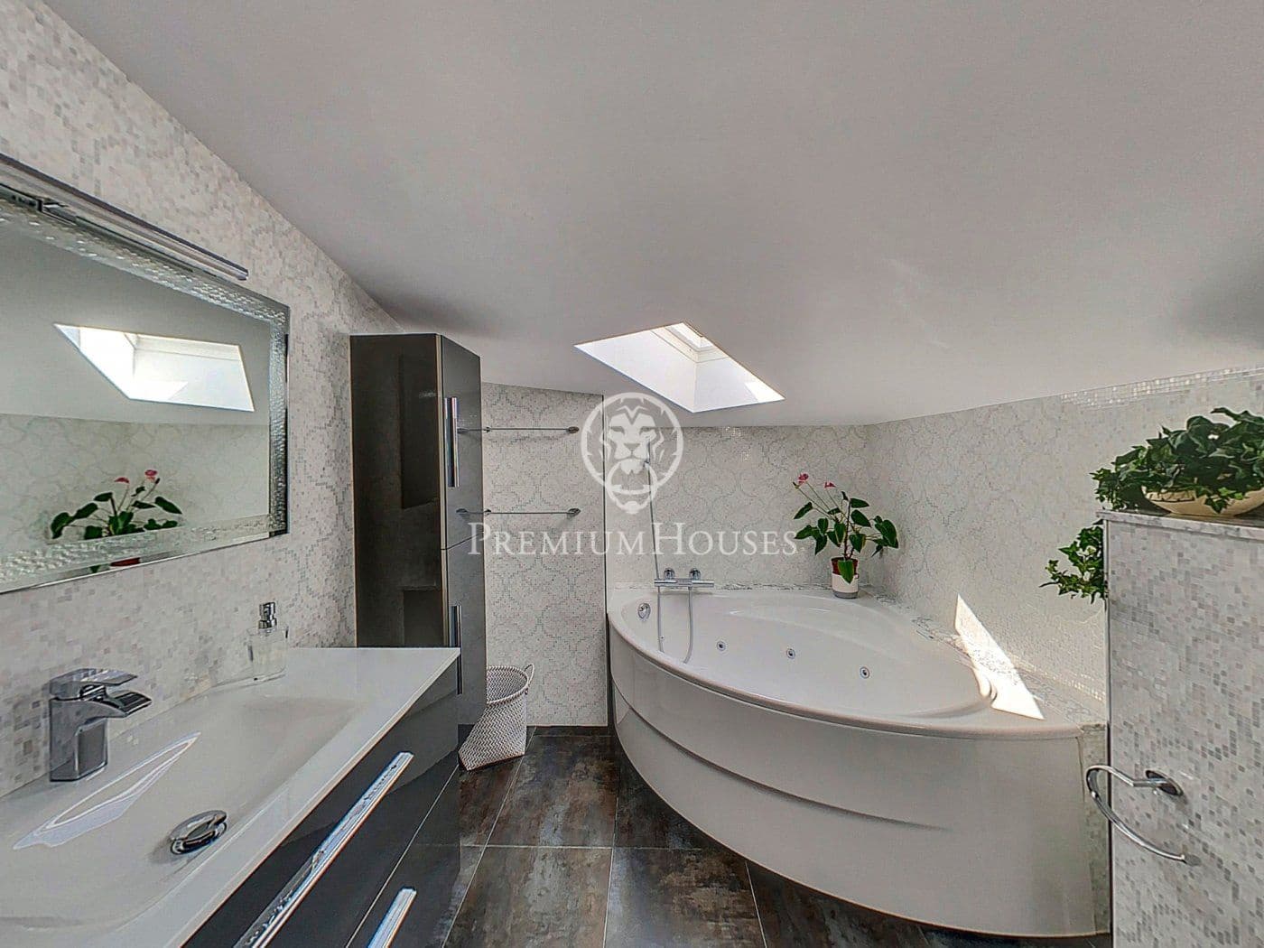 5 chambre Villa/Maison à vendre à Sant Andreu de Llavaneres avec piscine garage - 1 650 000 € (Ref: 9205049)