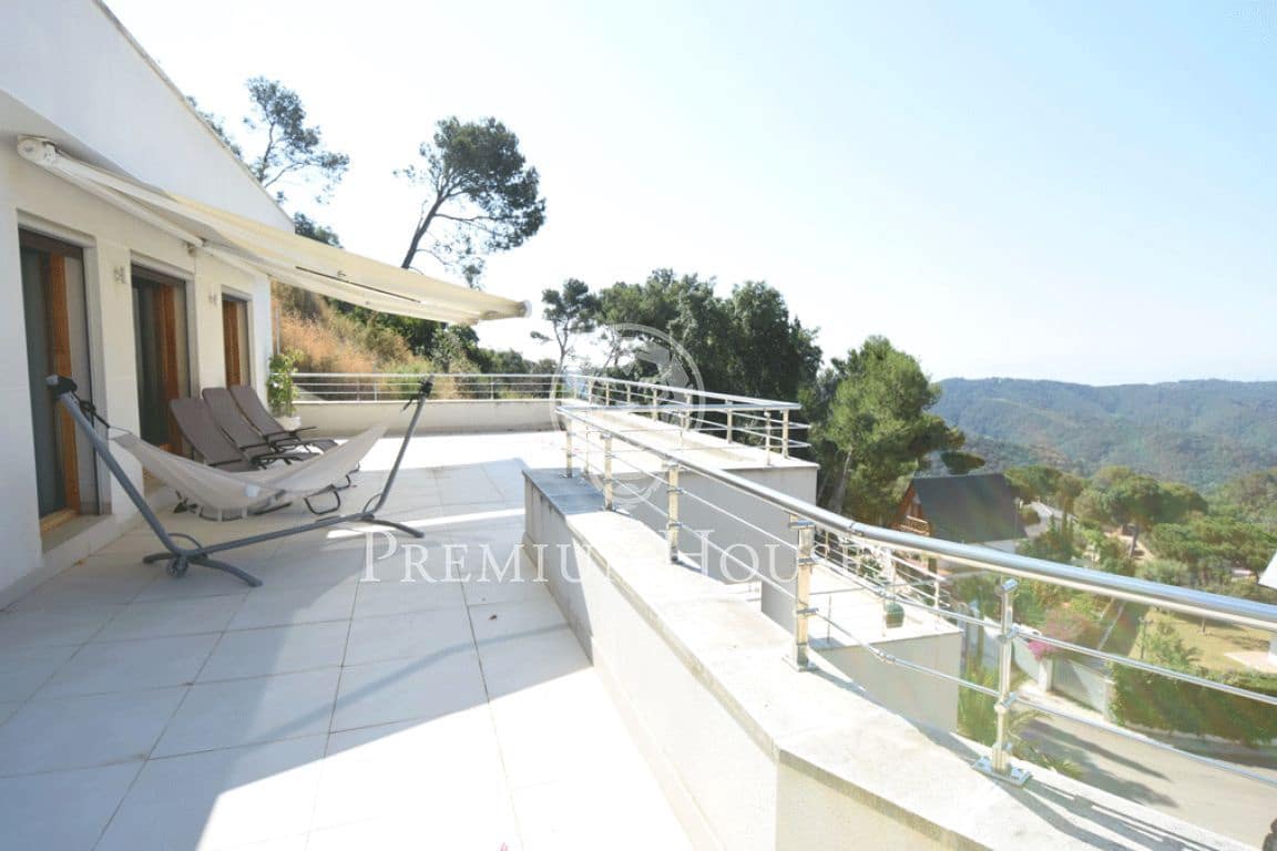 4 bedroom Villa for sale in Sant Cebria de Vallalta with pool garage - € 750,000 (Ref: 9205056)