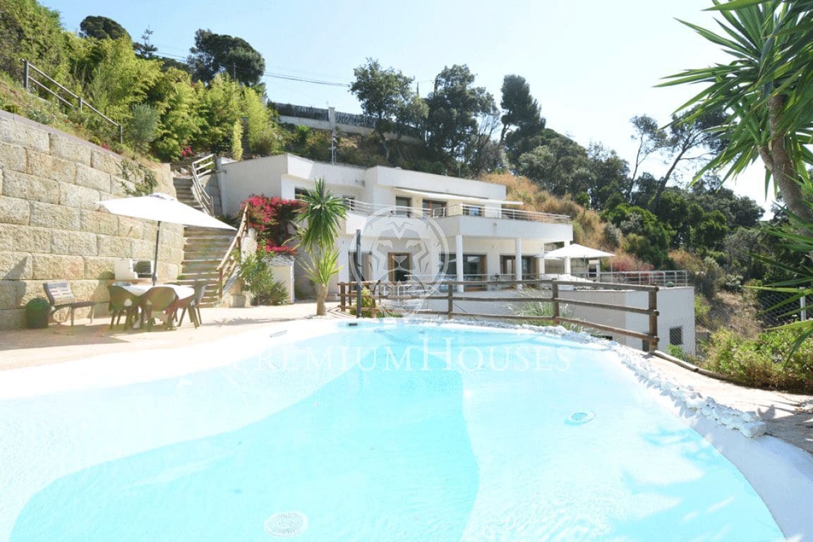 4 bedroom Villa for sale in Sant Cebria de Vallalta with pool garage - € 750,000 (Ref: 9205056)