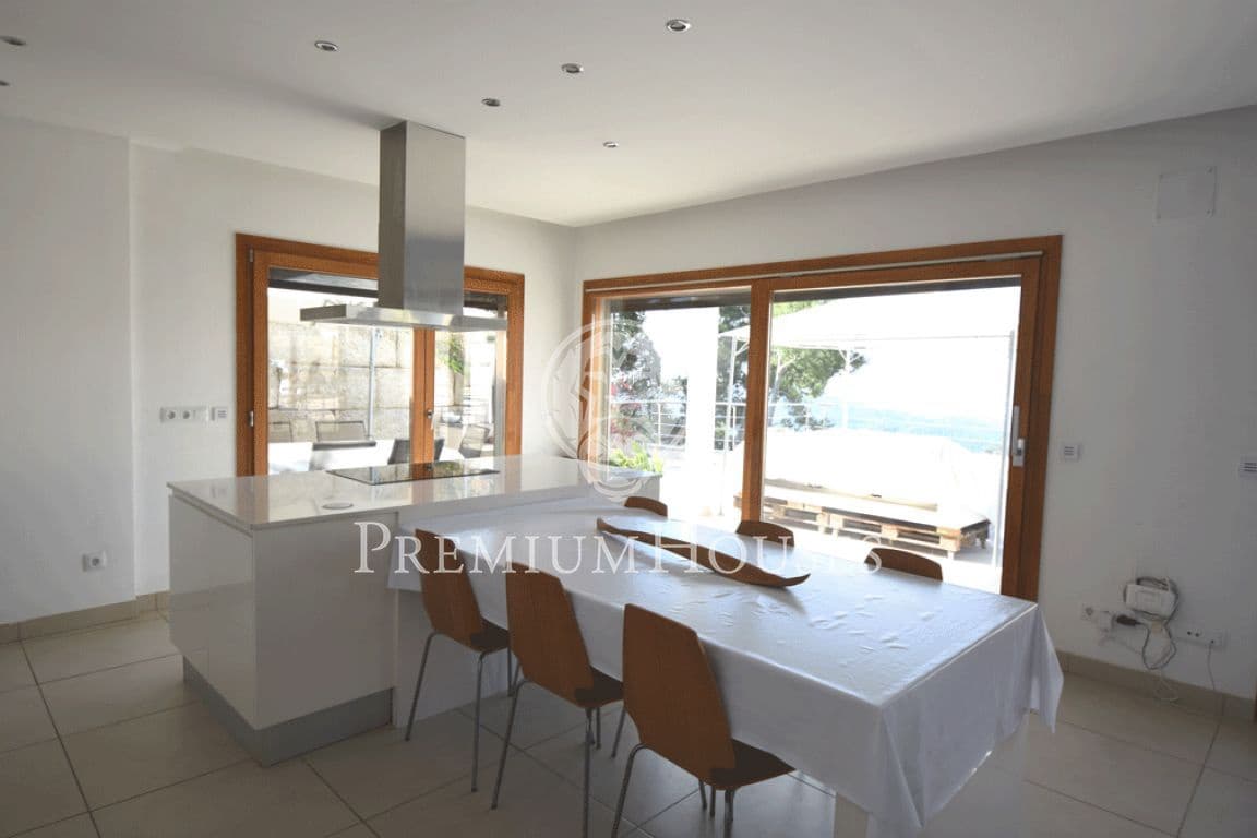 4 bedroom Villa for sale in Sant Cebria de Vallalta with pool garage - € 750,000 (Ref: 9205056)