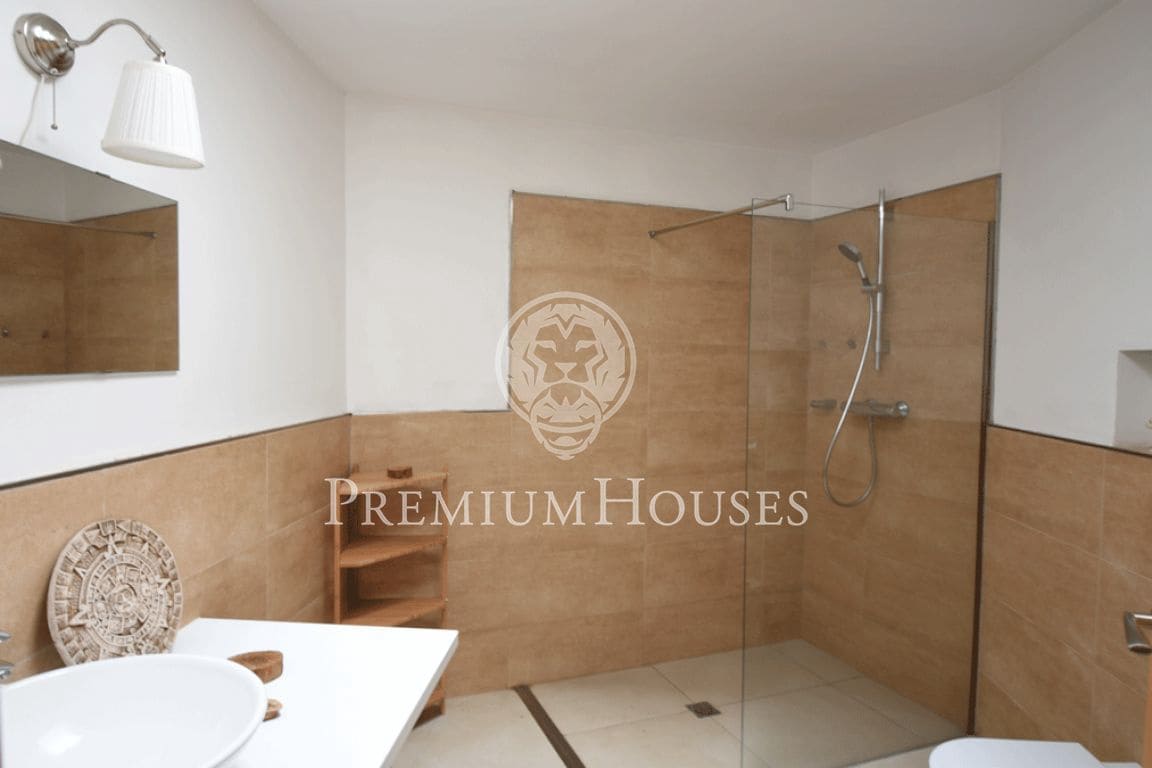 4 bedroom Villa for sale in Sant Cebria de Vallalta with pool garage - € 750,000 (Ref: 9205056)