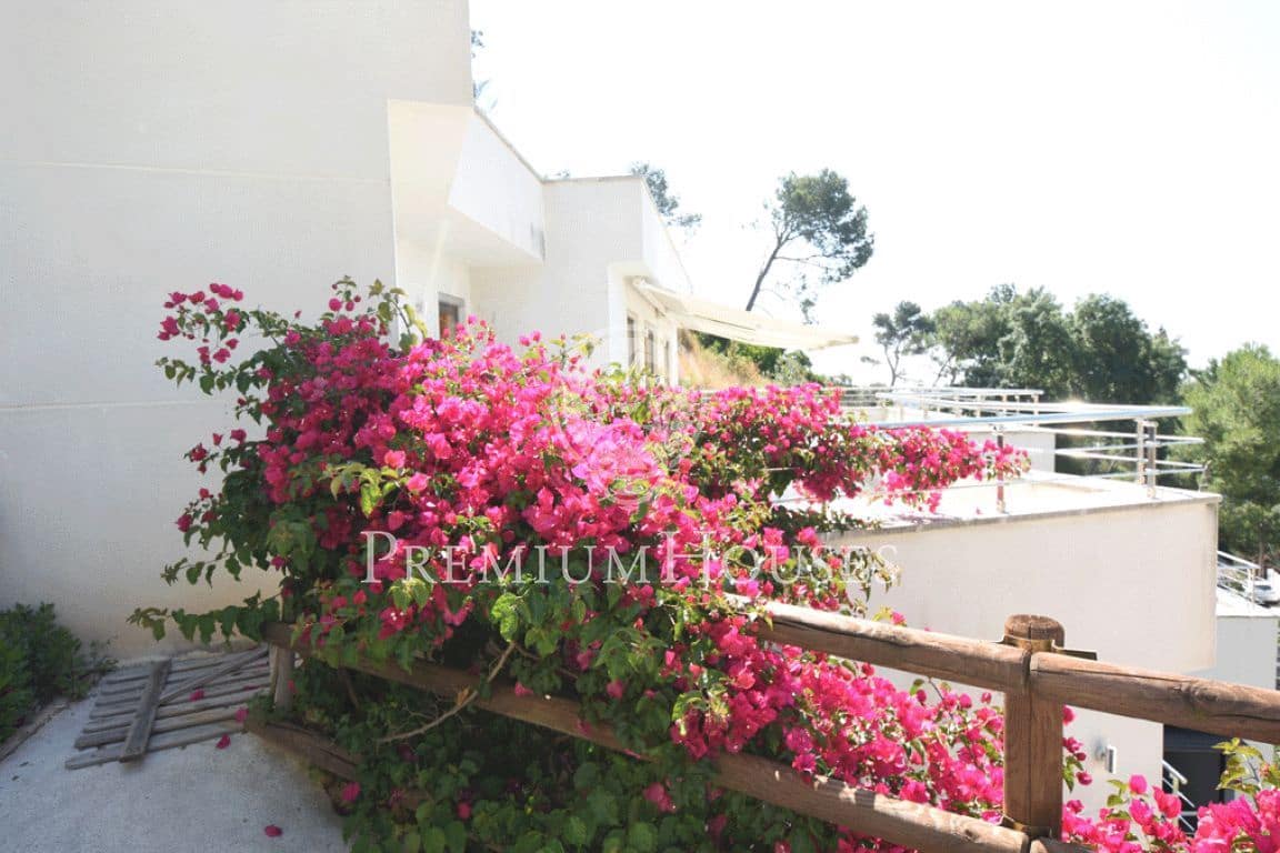 4 bedroom Villa for sale in Sant Cebria de Vallalta with pool garage - € 750,000 (Ref: 9205056)