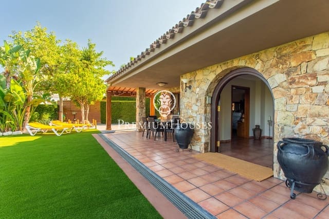 3 bedroom Villa for sale in Argentona with garage - € 920,000 (Ref: 9205058)