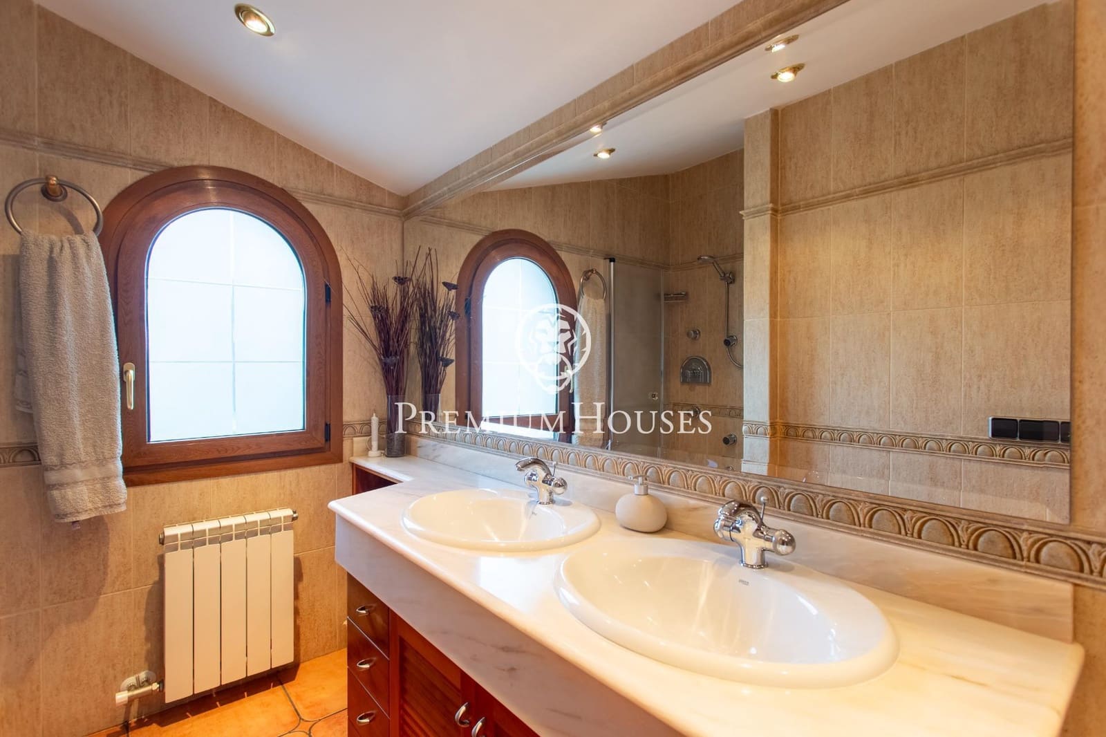 3 bedroom Villa for sale in Argentona with garage - € 895,000 (Ref: 9205058)
