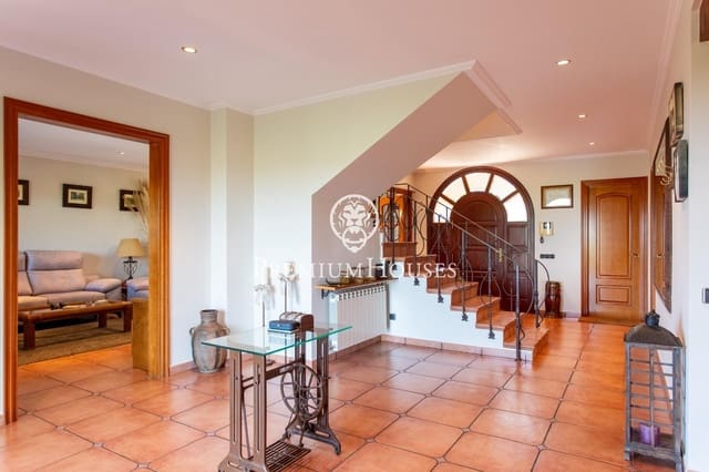 Chalet de 3 habitaciones en Argentona en venta con garaje - 895.000 € (Ref: 9205058)