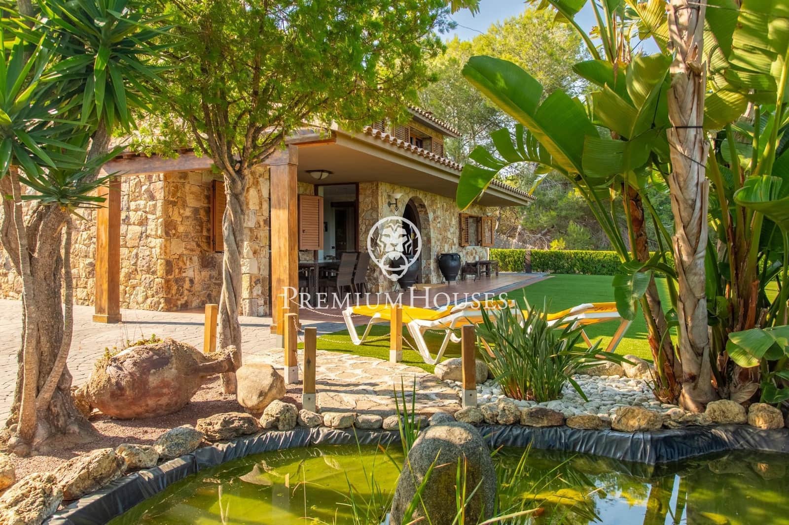 3 bedroom Villa for sale in Argentona with garage - € 895,000 (Ref: 9205058)