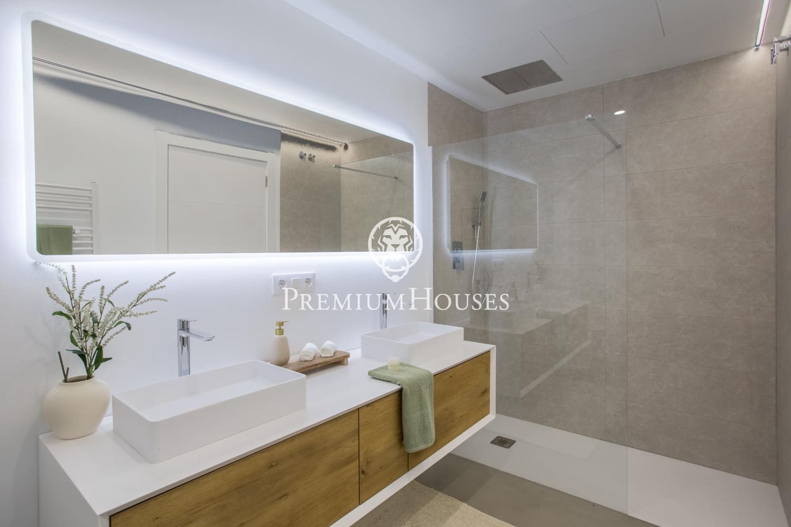 4 soveværelse Villa til salg i Alella med swimmingpool garage - € 1.090.000 (Ref: 9205059)