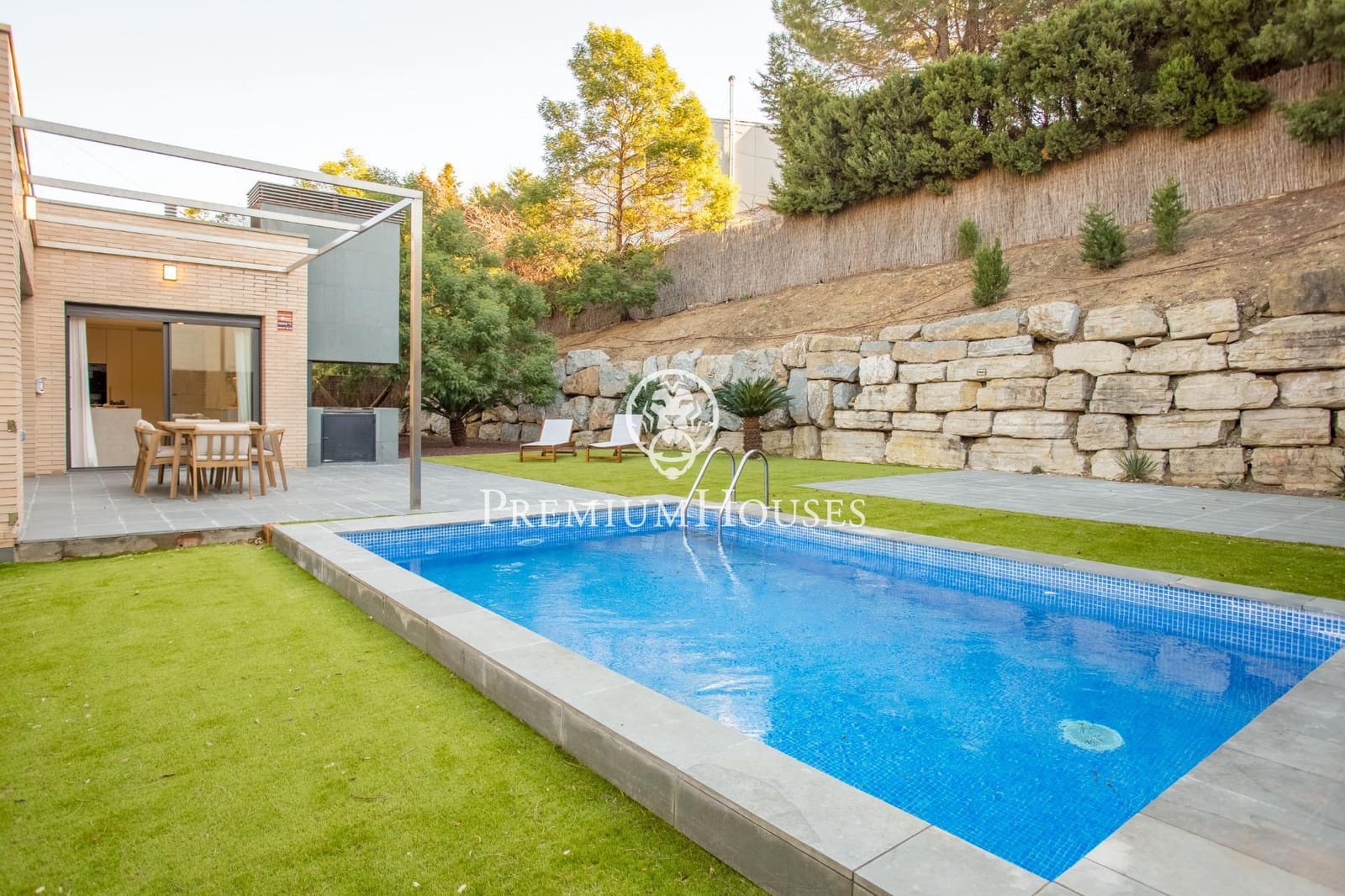 4 soveværelse Villa til salg i Alella med swimmingpool garage - € 1.090.000 (Ref: 9205059)