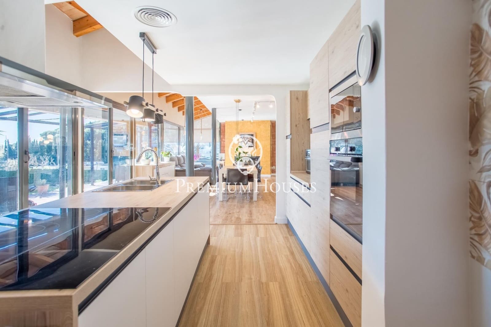 5 bedroom Villa for sale in Arenys de Mar with pool garage - € 825,000 (Ref: 9205064)