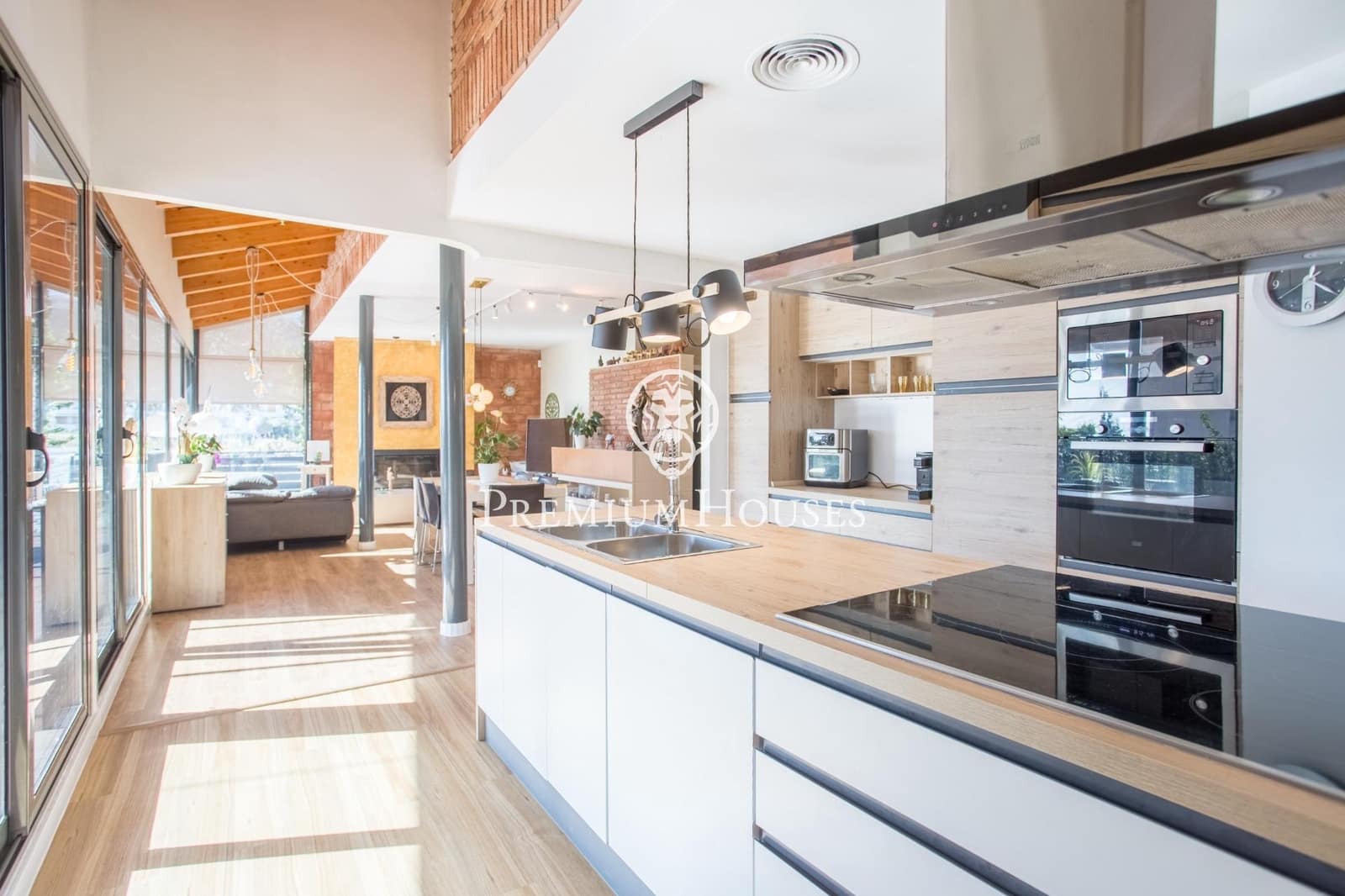 5 bedroom Villa for sale in Arenys de Mar with pool garage - € 825,000 (Ref: 9205064)