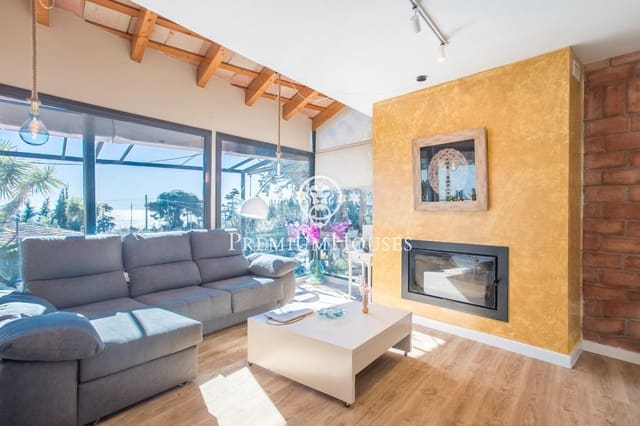 5 bedroom Villa for sale in Arenys de Mar with pool garage - € 825,000 (Ref: 9205064)