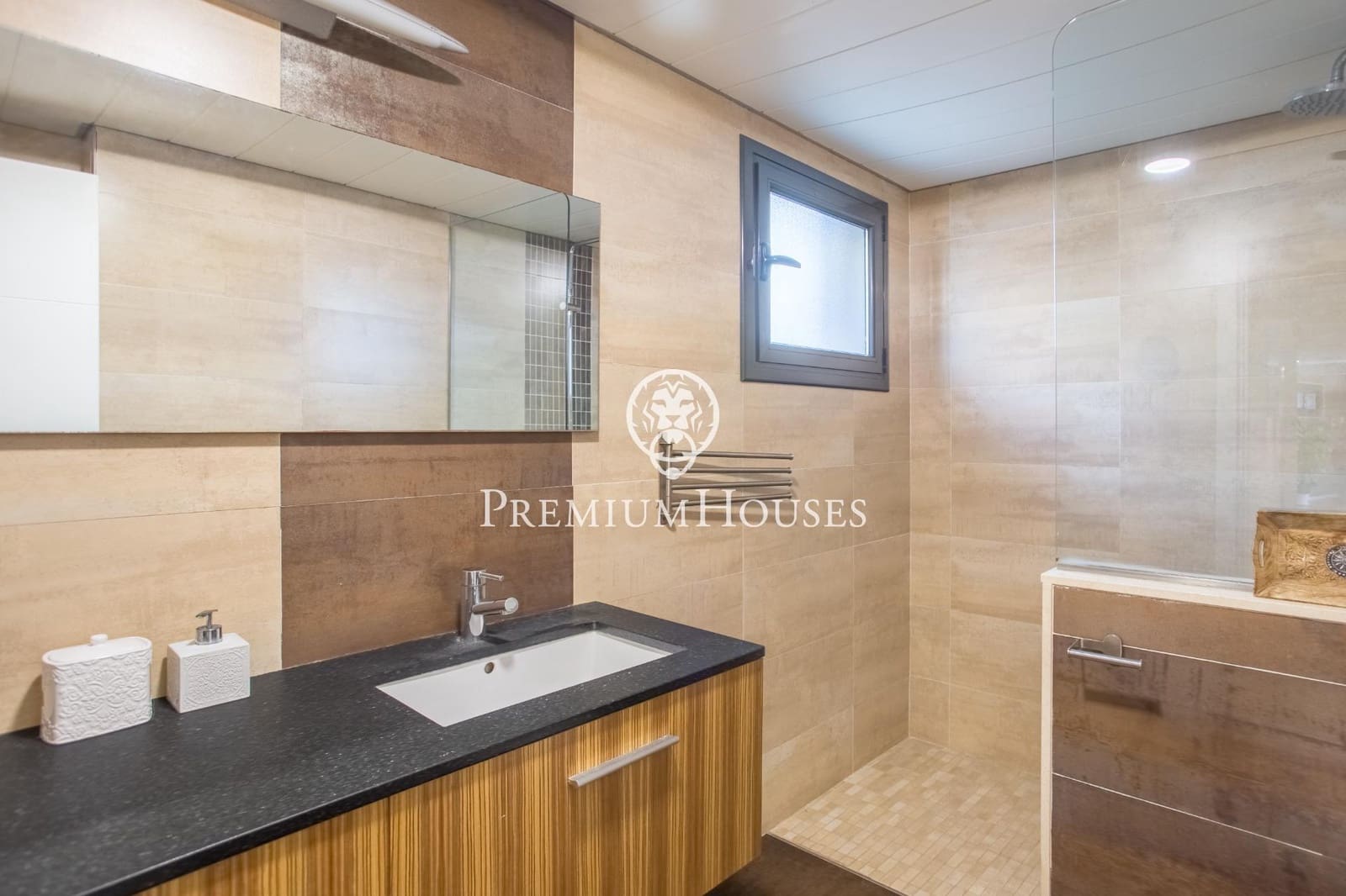 5 bedroom Villa for sale in Arenys de Mar with pool garage - € 825,000 (Ref: 9205064)