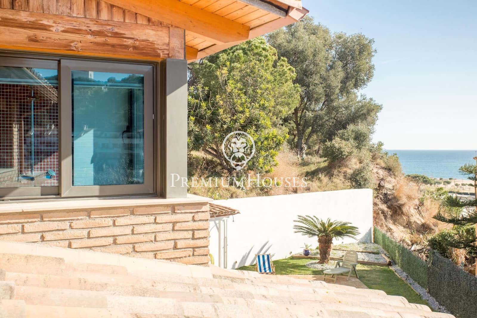 5 bedroom Villa for sale in Arenys de Mar with pool garage - € 825,000 (Ref: 9205064)