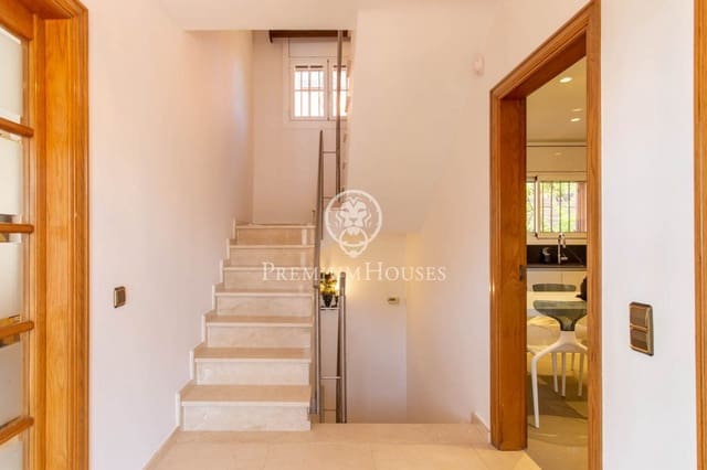 4 bedroom Villa for rent in Vilassar de Dalt with pool - € 3,950 (Ref: 9205066)