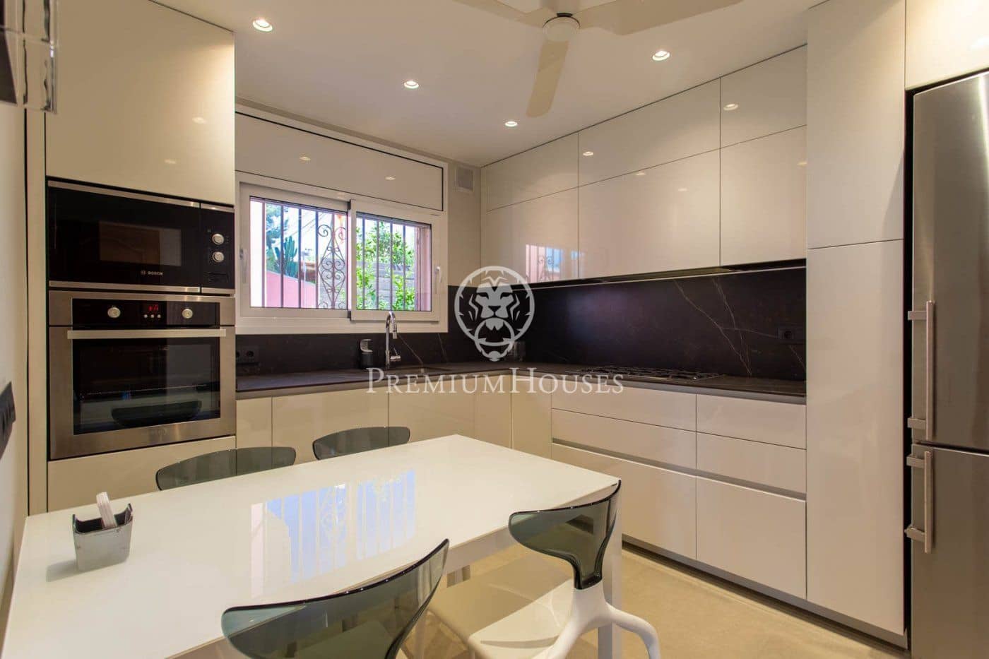 4 sypialnia Willa do wynajęcia w Vilassar de Dalt z basenem - 3 950 € (Ref: 9205066)