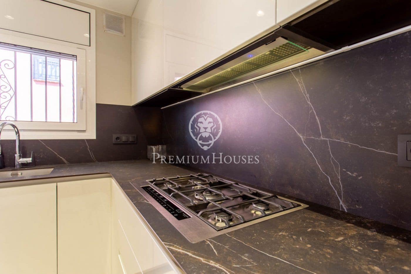 4 sypialnia Willa do wynajęcia w Vilassar de Dalt z basenem - 3 950 € (Ref: 9205066)