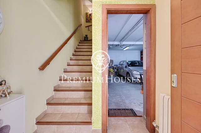 4 slaapkamer Rijtjeshuis te koop in Palafolls met garage - € 335.000 (Ref: 9205068)