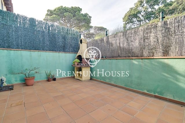 4 slaapkamer Rijtjeshuis te koop in Palafolls met garage - € 335.000 (Ref: 9205068)