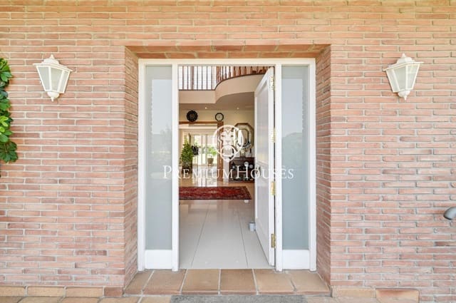 5 slaapkamer Villa te huur in Argentona met garage - € 4.750 (Ref: 9205072)