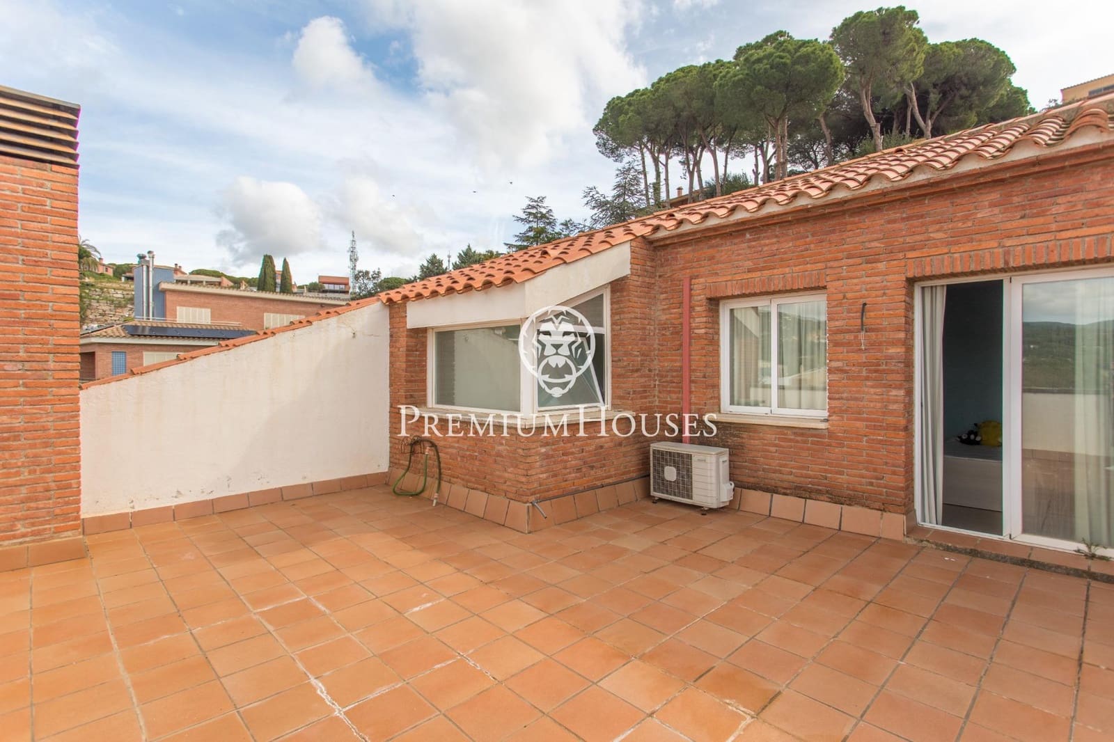 5 slaapkamer Villa te koop in Caldes d'Estrac met zwembad garage - € 830.000 (Ref: 9205074)