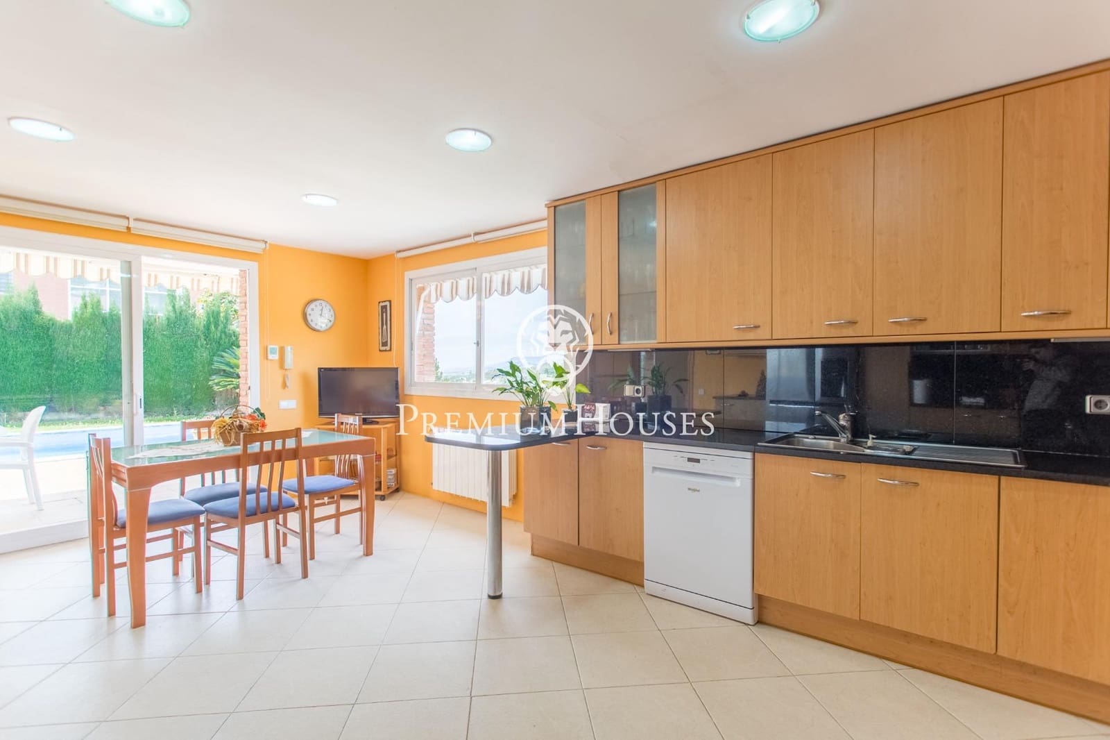 5 slaapkamer Villa te koop in Caldes d'Estrac met zwembad garage - € 830.000 (Ref: 9205074)