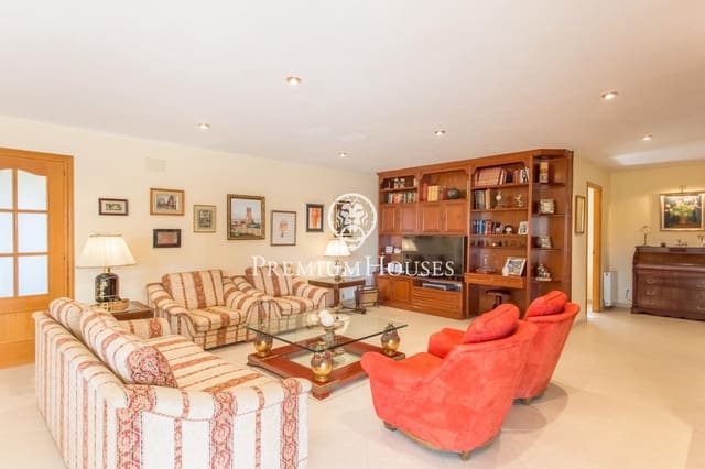 Chalet de 5 habitaciones en Caldes d'Estrac en venta con piscina garaje - 830.000 € (Ref: 9205074)