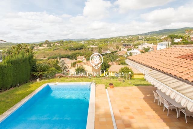 Chalet de 5 habitaciones en Caldes d'Estrac en venta con piscina garaje - 830.000 € (Ref: 9205074)