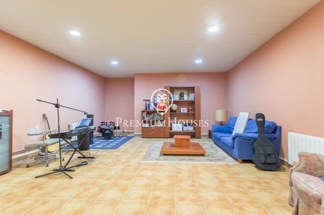 5 slaapkamer Villa te koop in Caldes d'Estrac met zwembad garage - € 830.000 (Ref: 9205074)