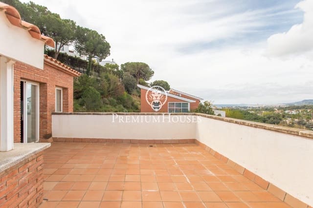 5 slaapkamer Villa te koop in Caldes d'Estrac met zwembad garage - € 830.000 (Ref: 9205074)