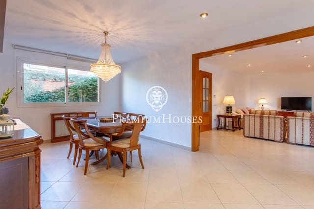 5 bedroom Villa for sale in Caldes d'Estrac with pool garage - € 830,000 (Ref: 9205074)