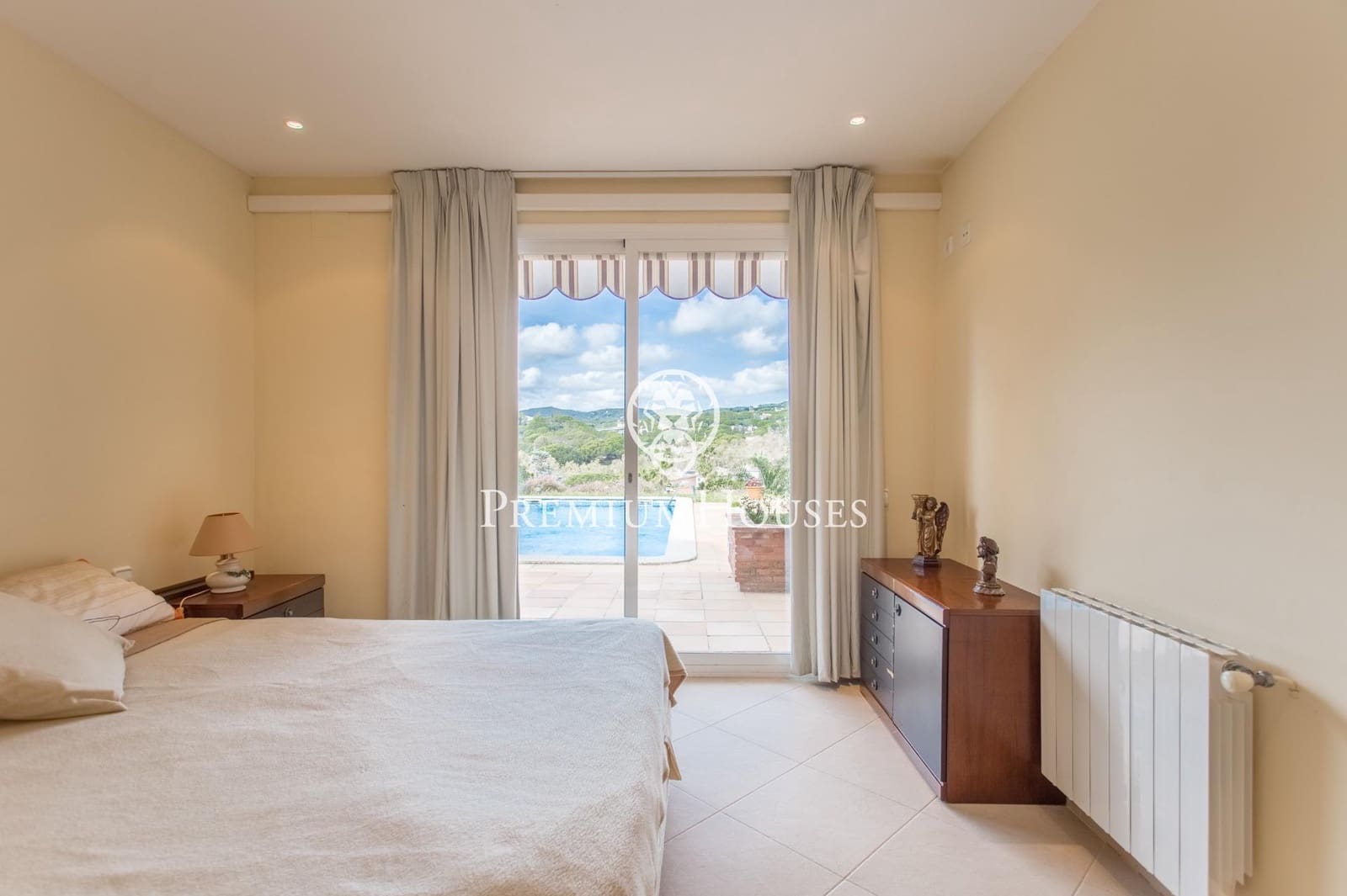 6 quarto Moradia para venda em Caldes d'Estrac com piscina garagem - 830 000 € (Ref: 9205074)